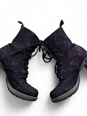Dr. Martens 2000s Darcie Black Pink Lace Boots Heeled Boots